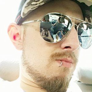 Meet your Posher, Cory